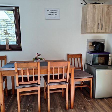 Zalan Vendeghaz Hotel Csaszartoltes Bagian luar foto